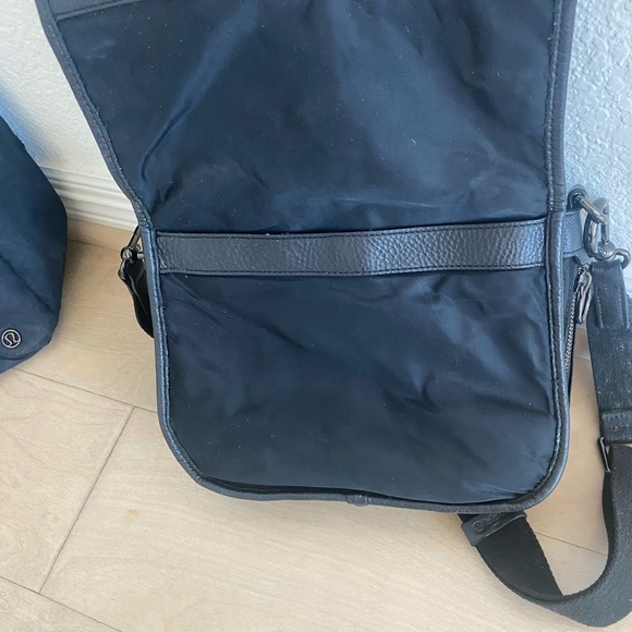 LULULEMON BUNDLE!! - Picture 10 of 10